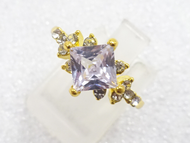 JAPANESE KIMONO / ANTIQUE CRYSTAL RING (SIZE 14)